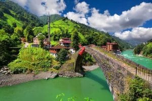 Ardeşen’de Ramazan Mesaisi Silah Sesleriyle Başladı: Rize’de Asırlık Gelenek