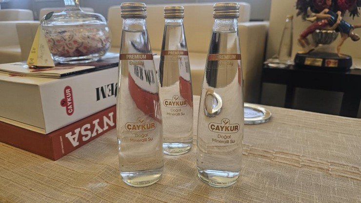 ÇAYKUR’dan Dev Atılım: Cam Şişe Su Satışları Başladı!