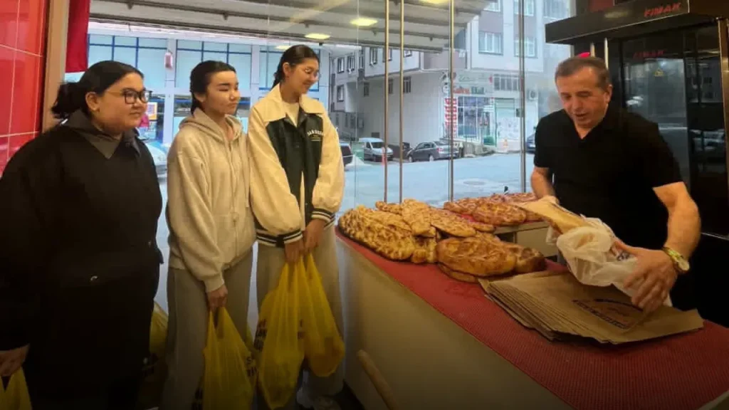 Rize’de Askıda Pide Seferberliği: “Ekmeğini Paylaş Ki Çoğalsın”