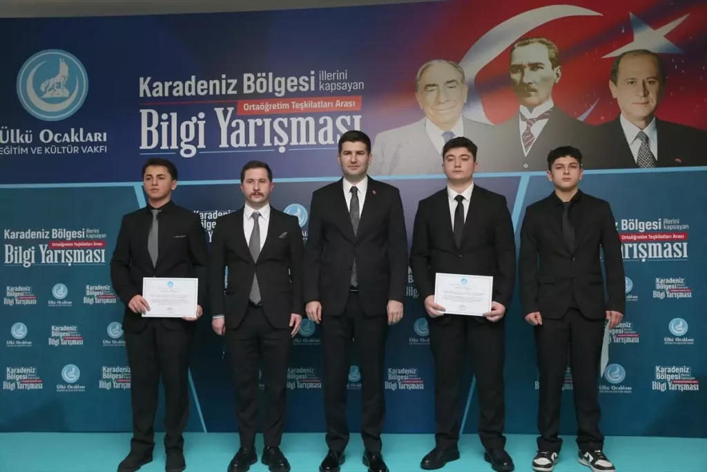Rize’de Gençlik Zirvesi: Ülkü Ocakları’ndan Dev Bilgi Yarışması