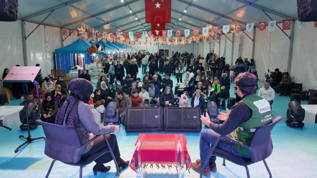 Rize’de Ramazan’ın 5. Günü: Önce Söyleşi, Sonra Tiyatro Keyfi