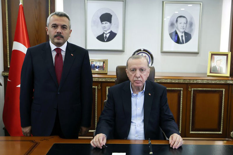 Erdoğan Rize Valiliğini Ziyaret Etti: Yatırımlar Masaya Yatırıldı