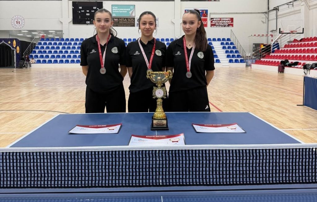 Rize’nin Altın Kızları Türkiye Derecesiyle Döndü!