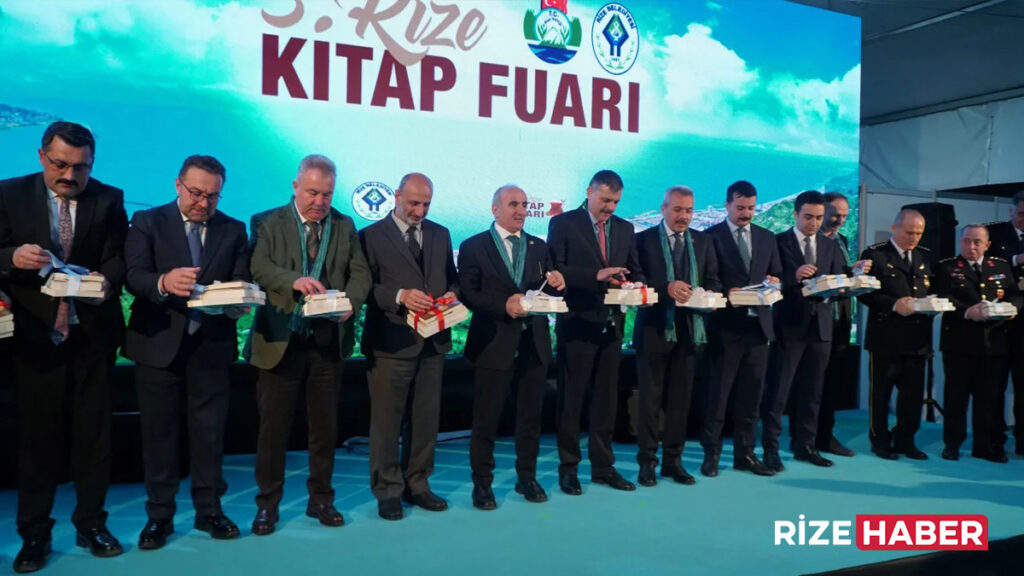 Rize Kitap Fuarı’nda Edebiyat Rüzgarı: “Yeşil ve Gri” Bakan Çiftçi’ye Sunuldu