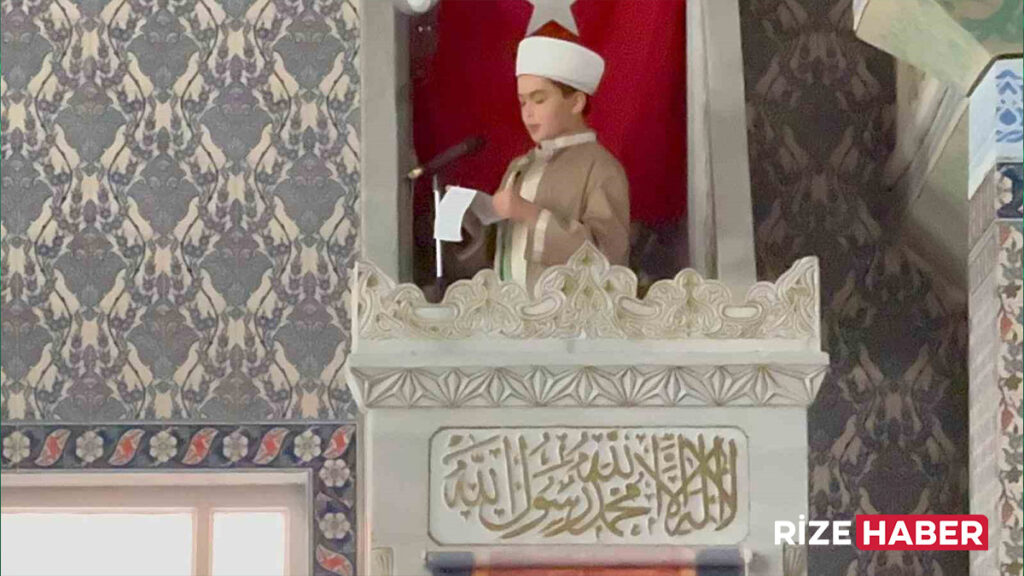 Rize’de Minberin En Genç Hatibi: 13 Yaşındaki Fatih Cemaati Mest Etti